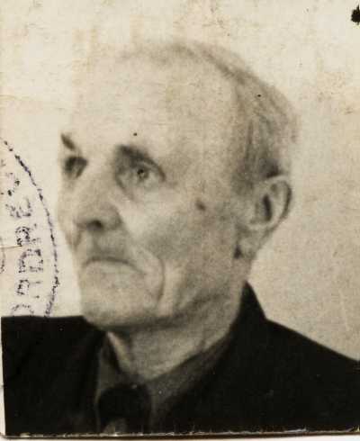 Pieter 1863. Pasfoto gekregen van Wim*1939 in 2007.